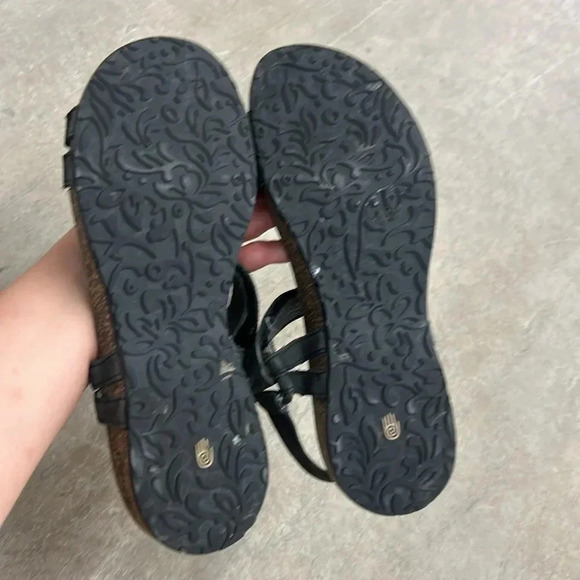 Teva  sandals - Picture 4 of 5
